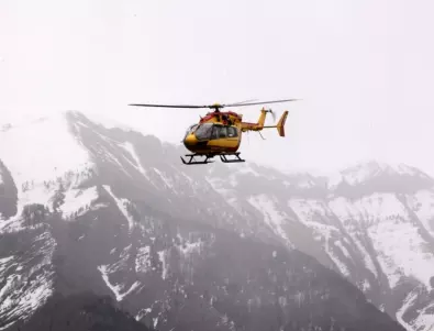 Хеликоптер с чуждестранни туристи катастрофира близо до Еверест