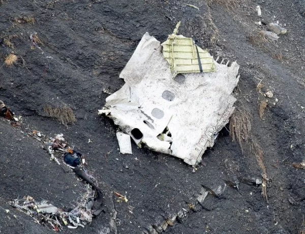 В руския транспортен самолет, който се разби в Сирия, са загинали 39 военни