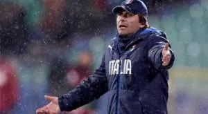 Конте почна да коли и беси в Челси