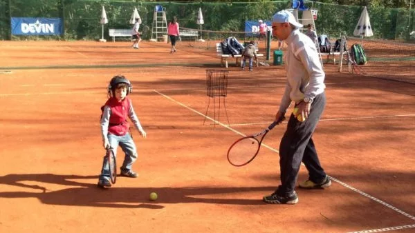 БФ Тенис помага със спорт на деца-аутисти