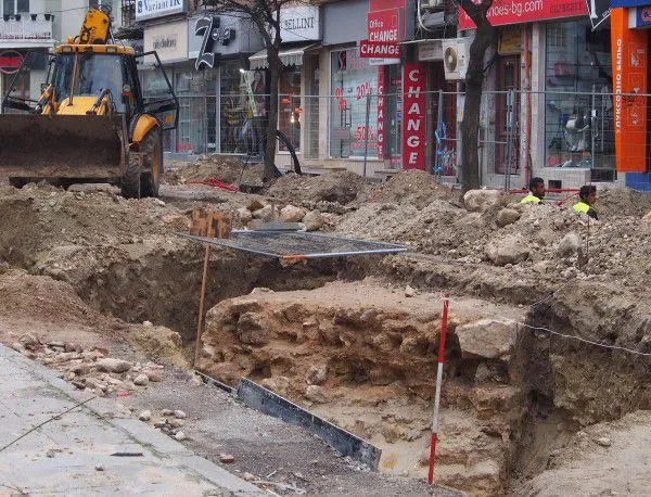 ВиК дейности рушат разкопките във Варна 