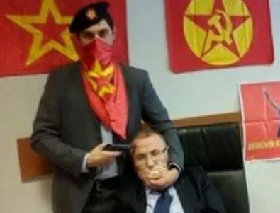 Започна операция по освобождаването на турския прокурор, взет за заложник