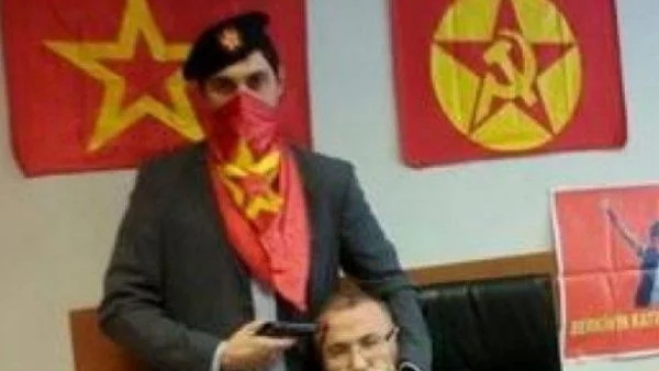 Турция разследва 4 вестника за "терористична пропаганда" заради снимка