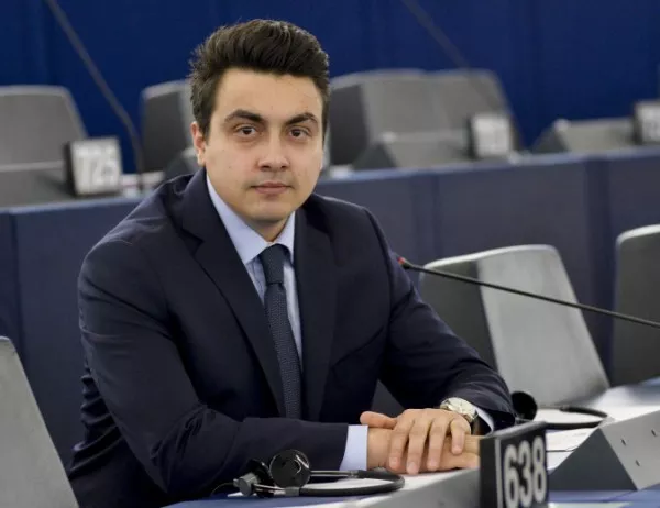 Наш евродепутат защити комунизма, много българи искали пак да се върне