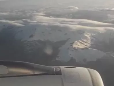 Пътнически самолет кацна аварийно на летището в Новосибирск