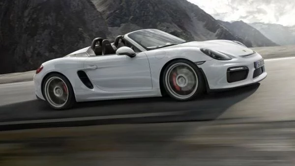 Porsche вдигна покрива на Boxster Spyder