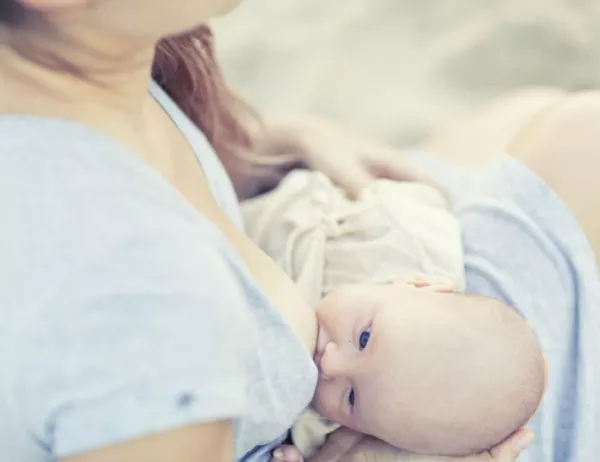 90% от майките в България започват да кърмят още в родилния дом
