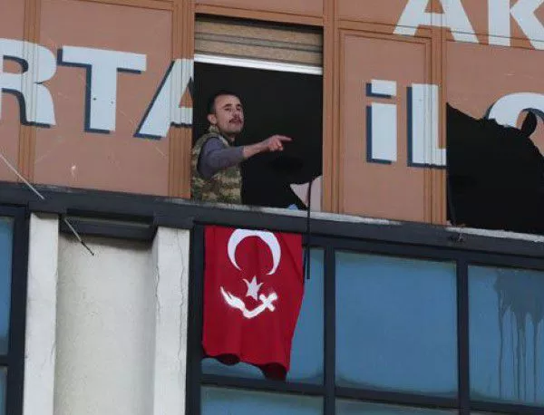 Масови арести на полицаи в Турция за подмолна дейност срещу държавното управление