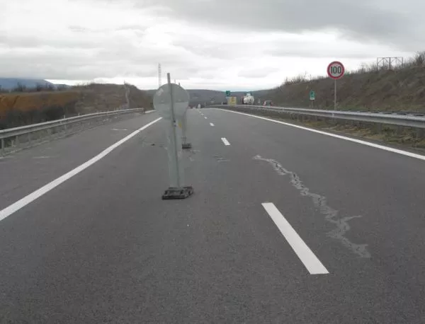 Новата магистрала "Струма" при Дупница се пропука