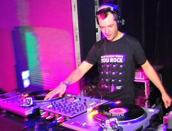 Легендата DJ Ради става част от програмата на "Обичам 90-те"