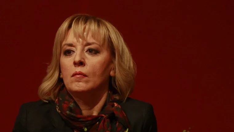 Манолова: Добре е гражданите да са активни, това ще направи демокрацията по-силна