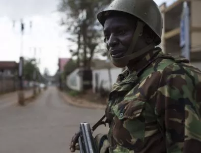 Кения си отмъщава за Гариса, бомбардира бази на „Ал-Шабаб“