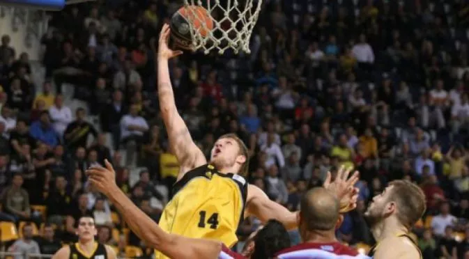 В Гърция хвалят Везенков: Освен отличен баскетболист, той е и добър човек