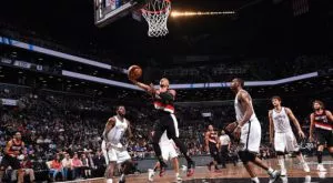 Брук Лопес спечели битката на близнаците в НБА 