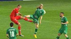 Брадли Мазику припомни за “Кунг-фу Моци” в тялото на Бърнард Текпетей (ВИДЕО)