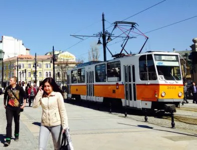 Катастрофа между кола и трамвай в София