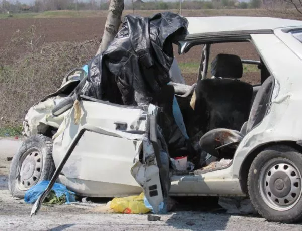 Тежка катастрофа край Шипка, една жена е пострадала