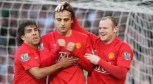 Как река от л**на заля съблекалнята на Юнайтед и влуди Бербатов