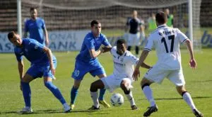 {{ otherArticle[0].article.title }}