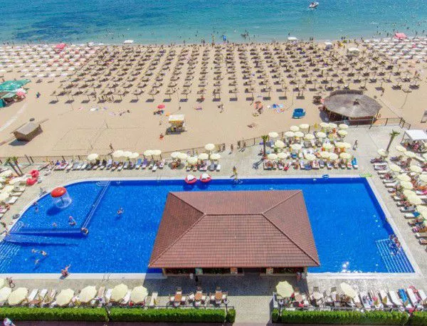 Слънчев бряг и Златни пясъци в топ 10 на най-евтини летни дестинации за руските туристи през 2016 г.