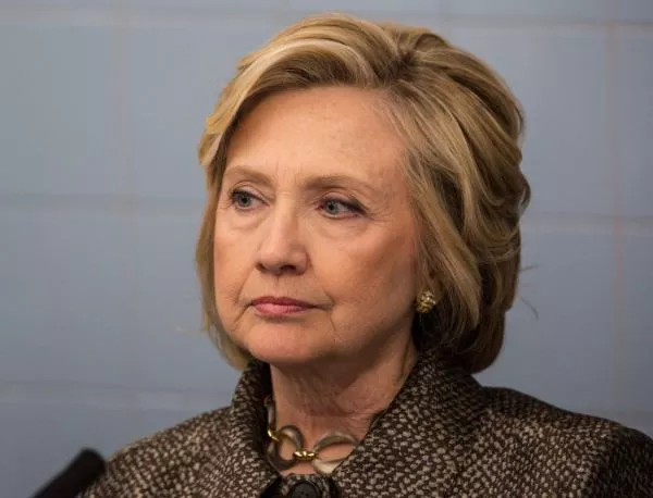Хилари Клинтън започна да усеща заплахата от ранна загуба