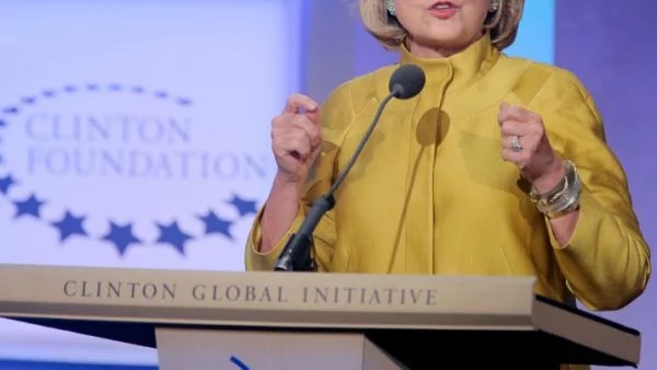 Хилари с 2 млн. фалшиви последователи в Туитър 