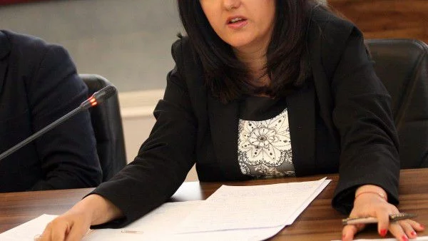Павлова: България желае да има нормални отношения с Русия