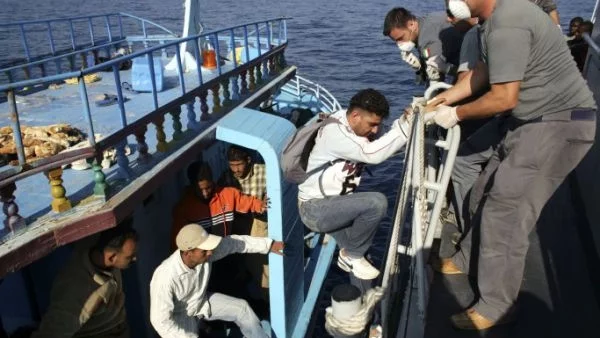Италия очаква 200 хил. имигранти по море до края на годината