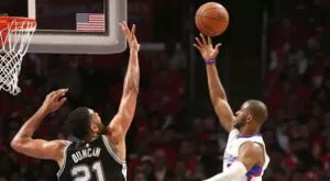 ВИДЕО: ЛА Клипърс победи шампиона Сан Антонио на старта на плейофите в НБА 