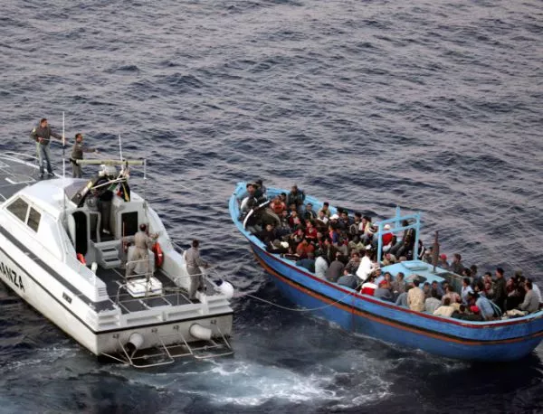 Над 100 000 имигранти са дошли в Европа през Средиземно море за 6 месеца