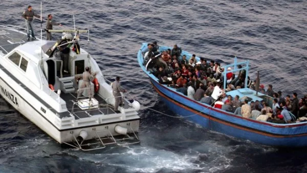 Над 2500 мигранти са се удавили в Средиземно море тази година  