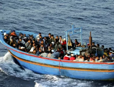 700 мигранти за денонощие слязоха на Лампедуза 