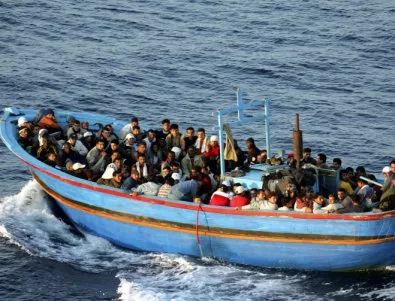 Над 240 мигранти се удавиха край бреговете на Либия 