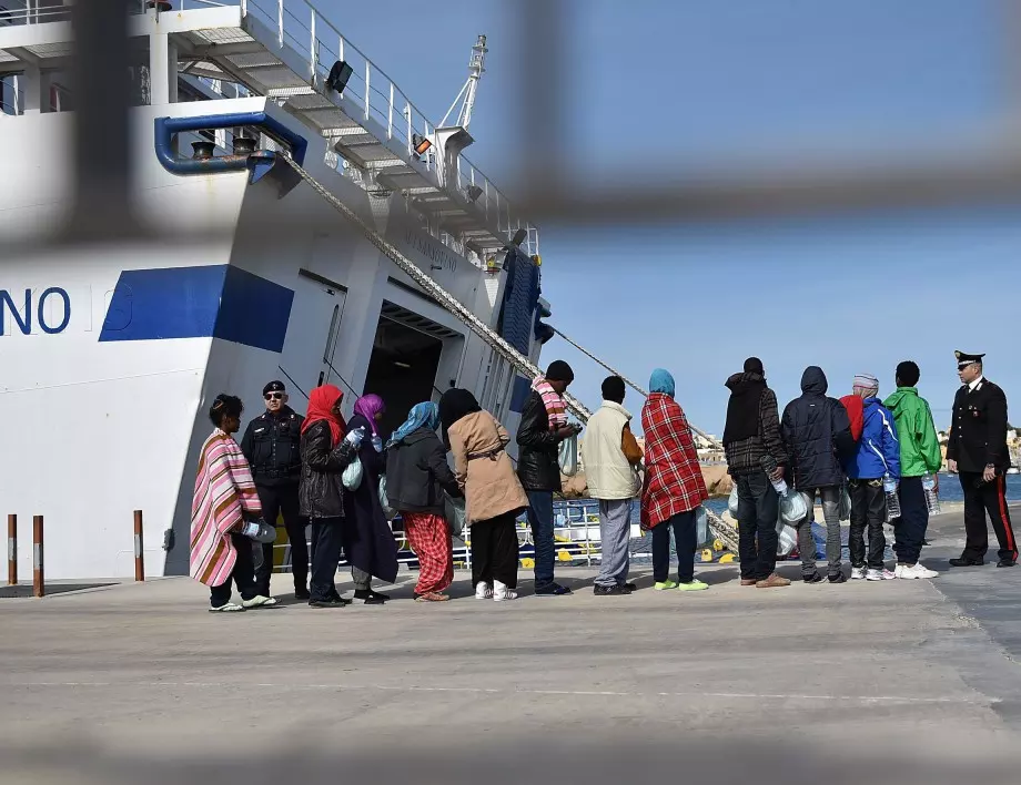 Петима мигранти загинаха край Лампедуза 