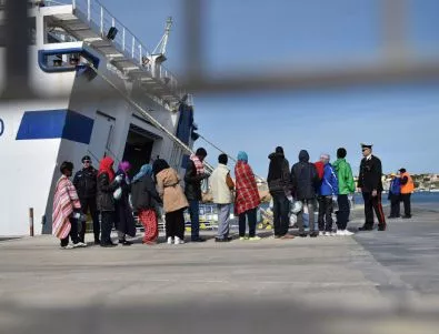 Най-малко 250 мигранти бяха спасени край либийския бряг