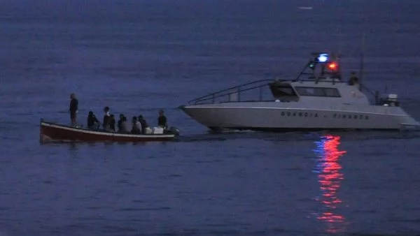 Два кораба с мигранти потънаха край Гърция, загинаха 21 души