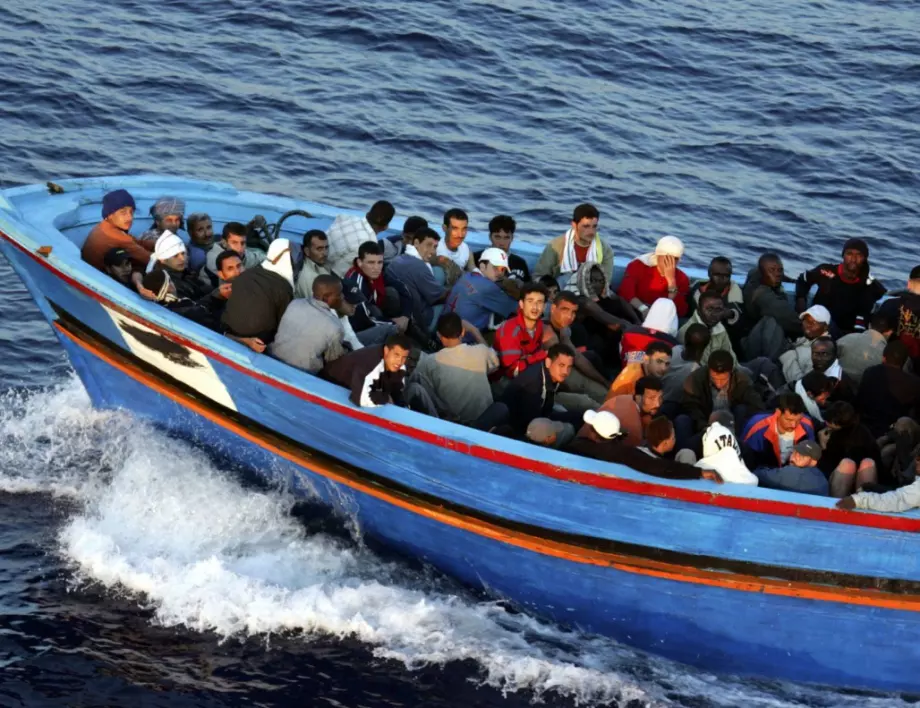Лодка с мигранти се преобърна край Йемен, десетки са изчезнали