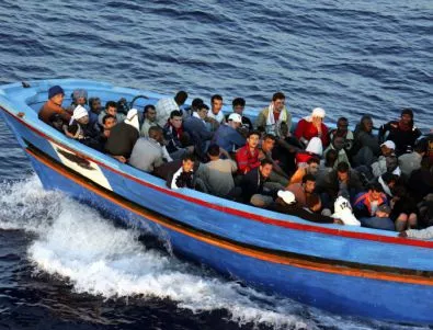 Мигрантите, минаващи през Средиземно море към Европа, може да достигнат половин милион