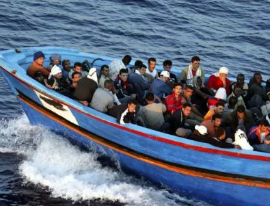 Лодка с имигранти се преобърна в Средиземно море, има стотици удавени
