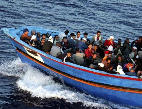 Италианската брегова охрана спаси хиляди мигранти от удавяне