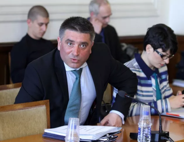 Правосъдният министър реши да не "застрашава" избора на Гешев за главен прокурор