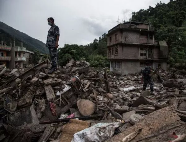 Около 20 000 чужди туристи може да са били в Непал при земетресението