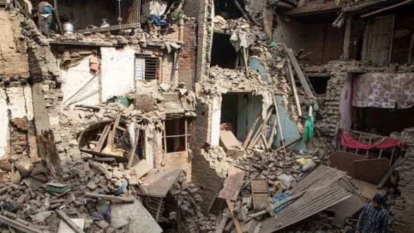 Жертвите на земетресението в Непал вече са над 7000 души
