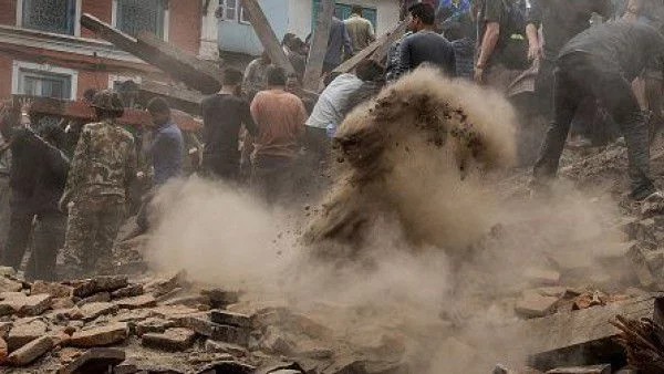 Над 8000 са вече жертвите на земетресението в Непал