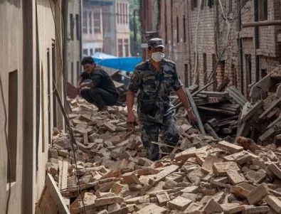 Броят на загиналите в Непал надхвърли 4000 