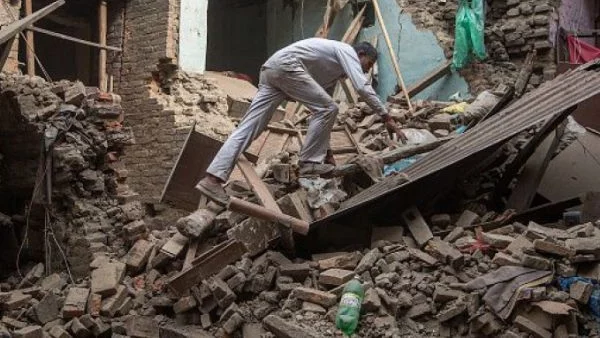 Жертвите на земетресението в Непал достигнаха 7700 души