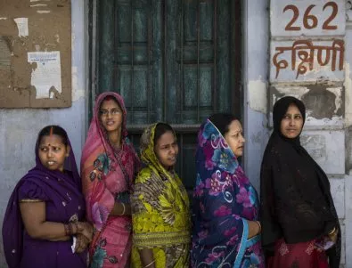 В Индия разбиха трафик на новородени в кутии за бисквити