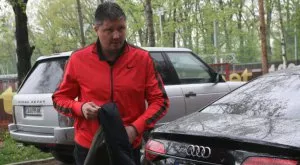 {{ otherArticle[0].article.title }}