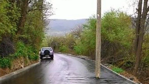 ЧЕЗ за стълба в Студен извор: Не са ни казали, преди да го сложат
