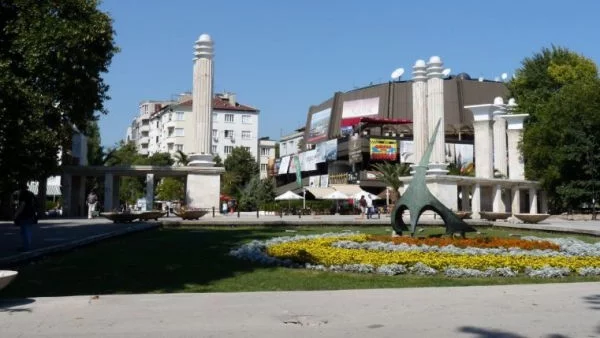 Международни експерти обсъждат туризма във Варна